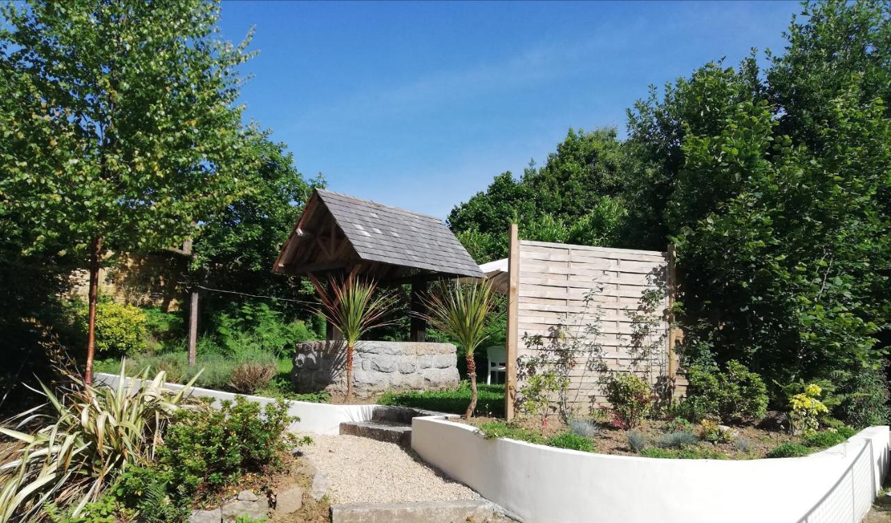 D'hotes De La Roche Tremblante Bed & Breakfast *