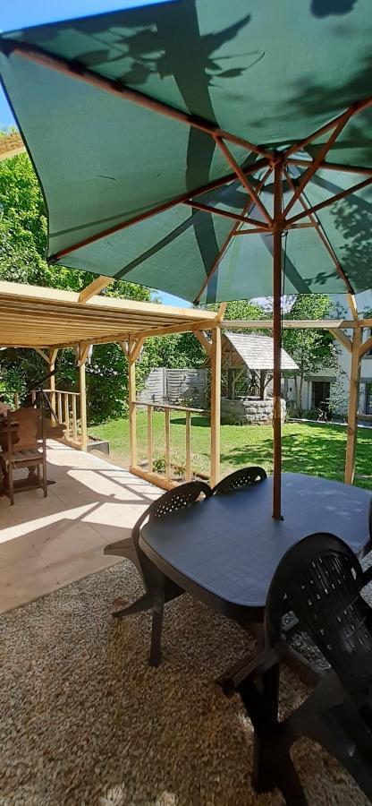 Bed & Breakfast D'hotes De La Roche Tremblante *